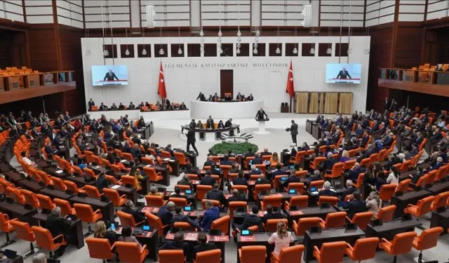 Gelecek vaat eden siyasetçiler çalışması... İzmirli vekil ilk sırada!