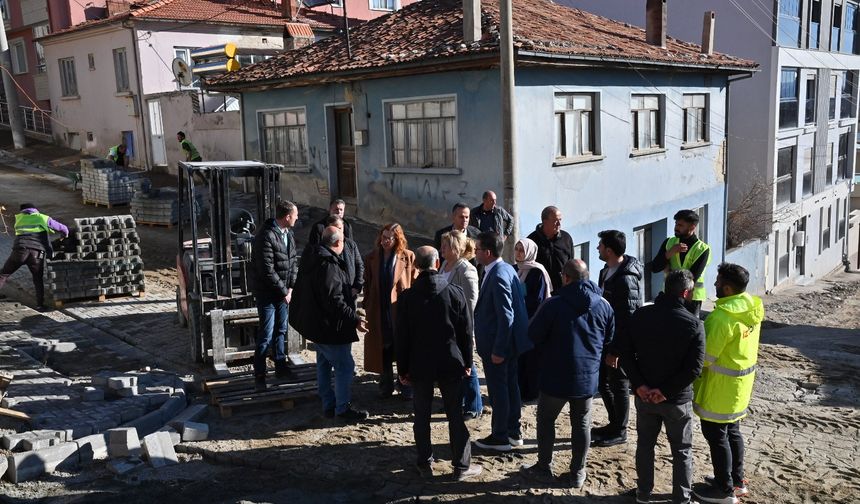 Manisa'da üstyapı çalışmaları tam gaz