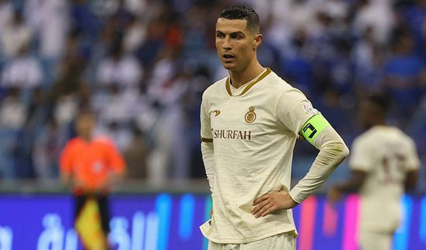 Cristiano Ronaldo, Al Nassr'la uzatıyor