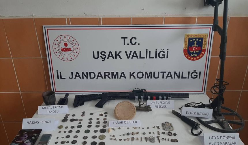 Uşak'ta tarihi eser operasyonu: 117 obje ele geçirildi