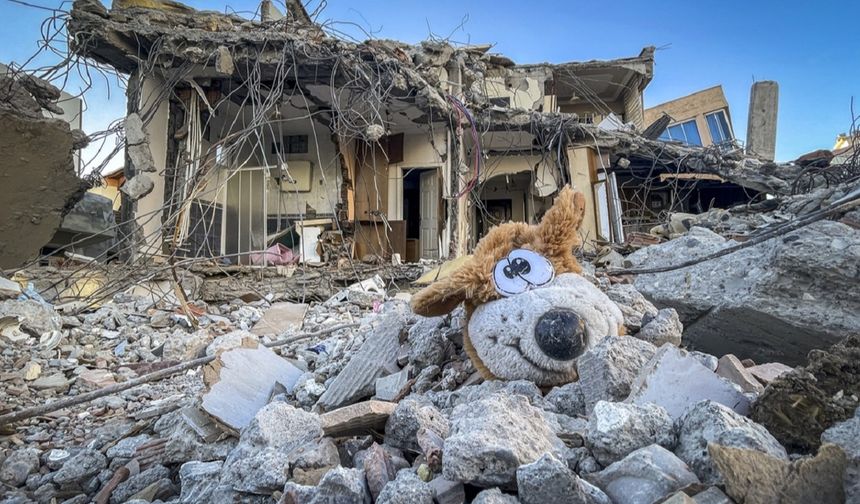 İZKOOP'tan deprem açıklaması: Binalar öldürüyor!