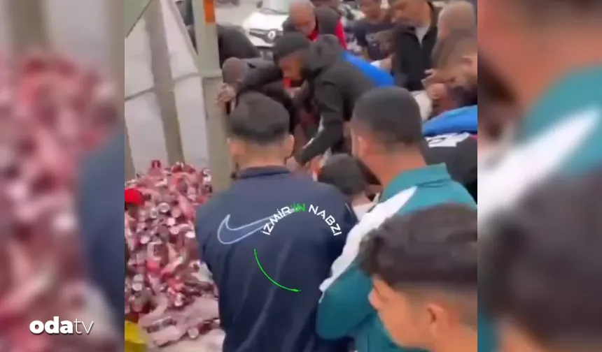 Torbalı'da TIR kazası: Alkollü içecekler yola saçıldı