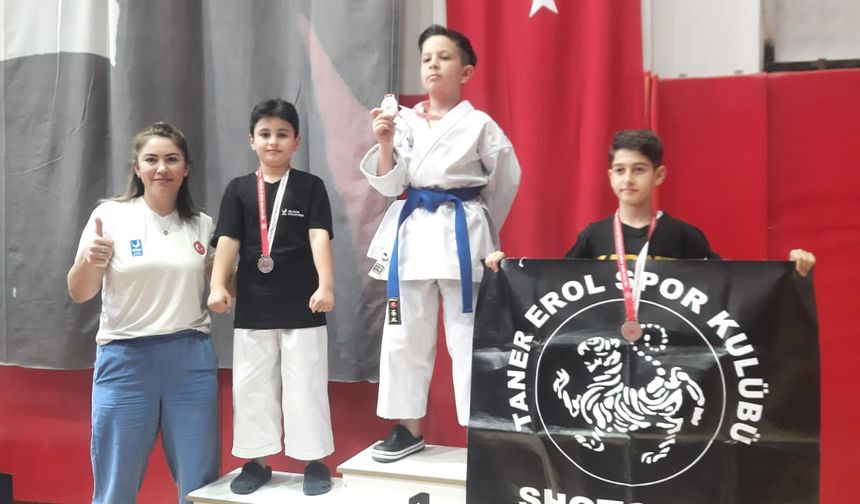 Aliağalı karatecilerden 9 madalya