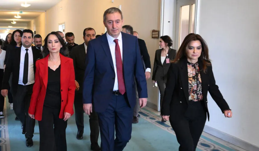 DEM Parti'den siyasi parti turu: İlk ziyaret DEVA'ya!