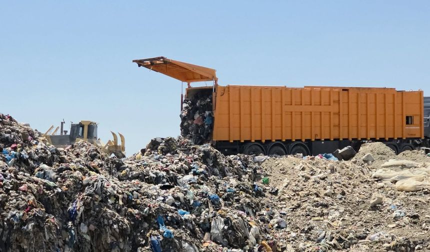 İzmir'de çöp krizi büyüyor: 10 çalışanın ifadesi alındı
