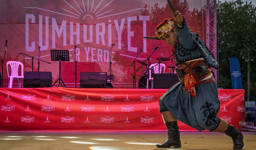 Cumhuriyet coşkusu Kiraz’da