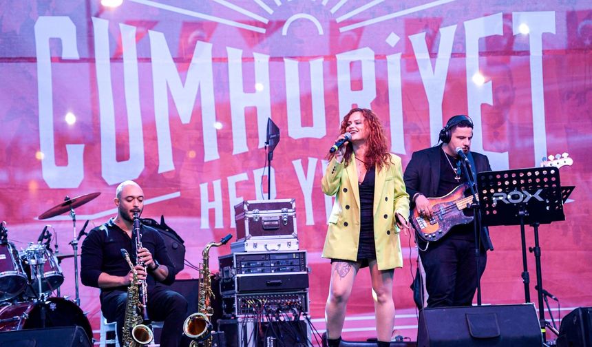 Bayram coşkusu İzmir'de erken başladı