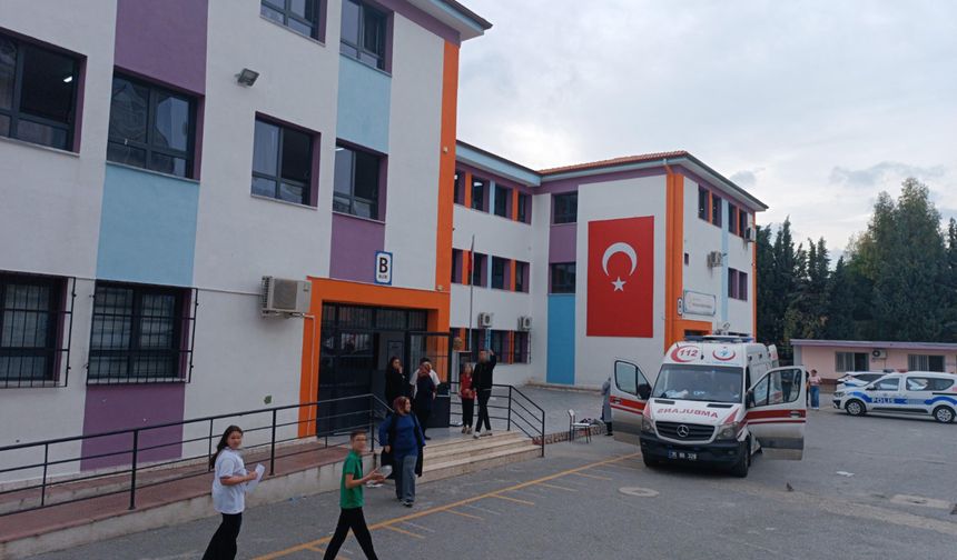 Okulda yangın tüpü paniği: 15 öğrenci tozdan etkilendi!