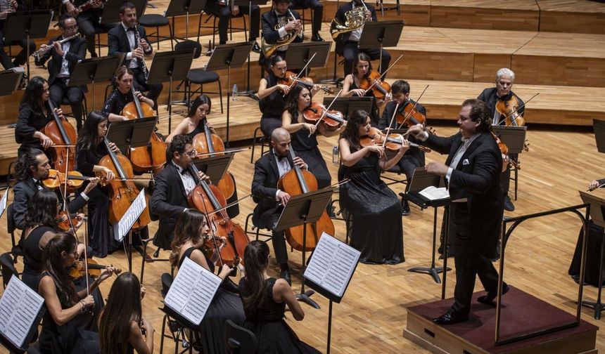 İzmir’de unutulmayacak bir klasik müzik gecesi