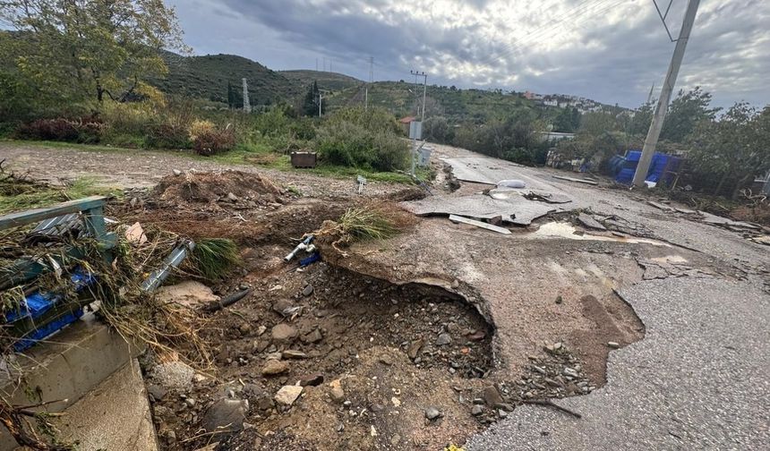 Karaburun'u sağanak vurdu!