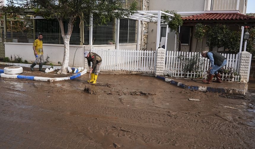 Foça’yı sel vurdu, AK Parti’den tepki geldi: İZSU görevini doğru düzgün yapmadı!