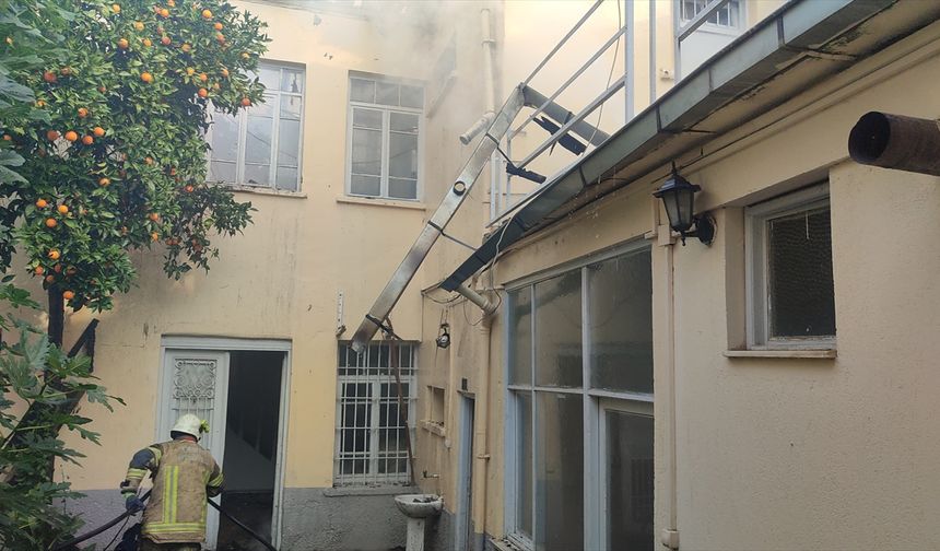 Metruk binada yangın paniği