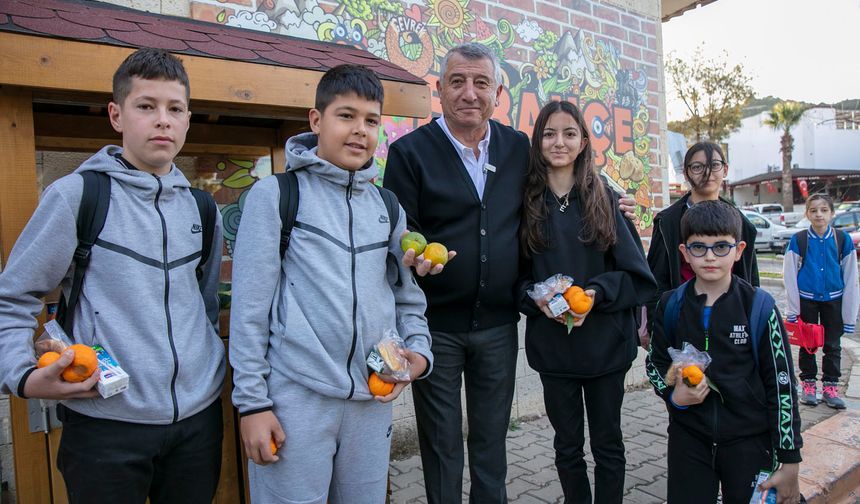 Güzelbahçe'den hem üreticiye hem de vatandaşa destek
