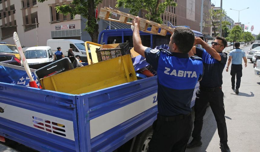 Karşıyaka Zabıtası iş başında!