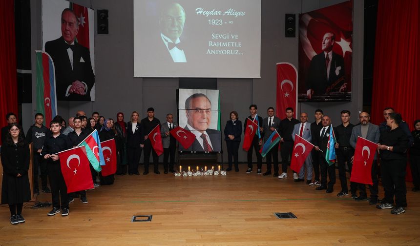 Heydar Aliyev Aliağa'da anıldı