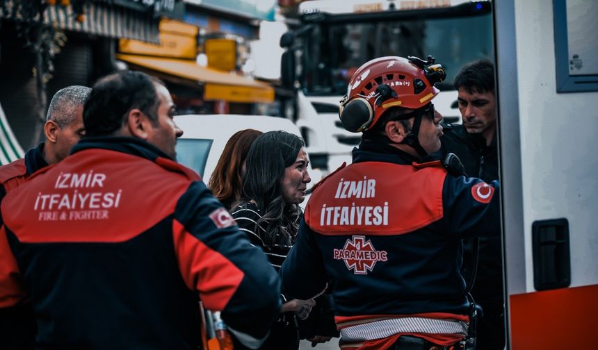 Büyükşehir'den iş hanı yangınına müdahale... Mahsur kalan kişiler kurtarıldı!