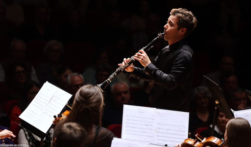 İzmir Oda Orkestrası dünyaca ünlü klarnetçi Barragán ile sahne aldı