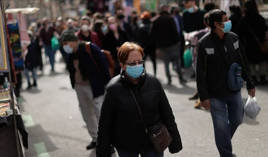 Salgın alarmı: İspanya maske ve evden çalışmaya dönüyor