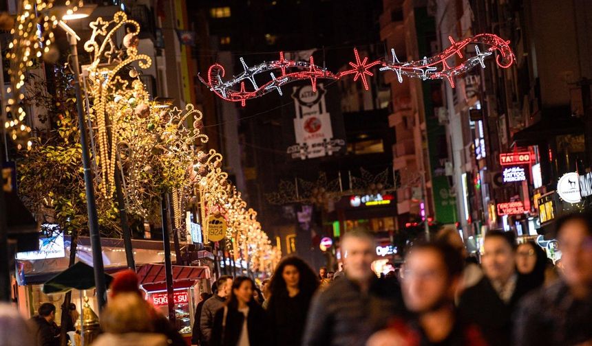 İzmir 2026’ya ışıl ışıl giriyor!