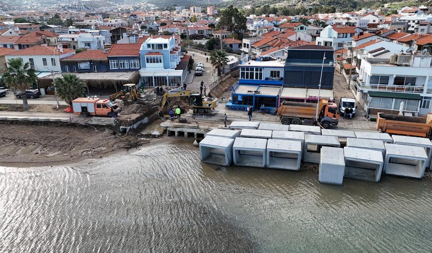 İZSU'dan Yeni Foça mesaisi... Taşkınlara neşter!