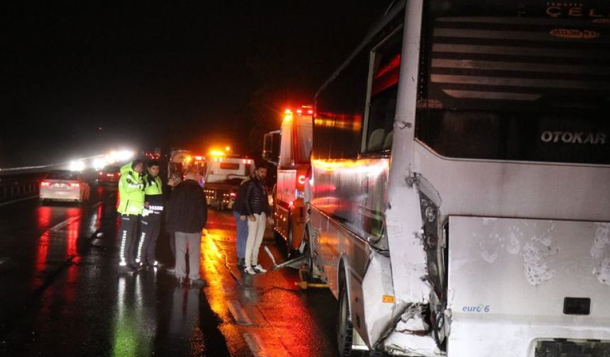 Sakarya'da zincirleme kaza: 12 yaralı