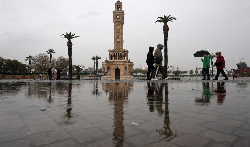 İzmir'den sağanak manzaraları!