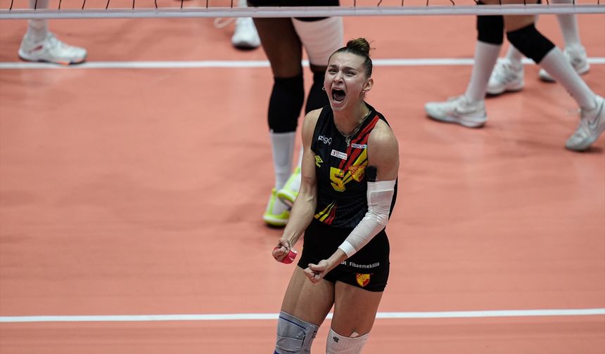 Göztepe'nin Sultanları evinde yıkıldı