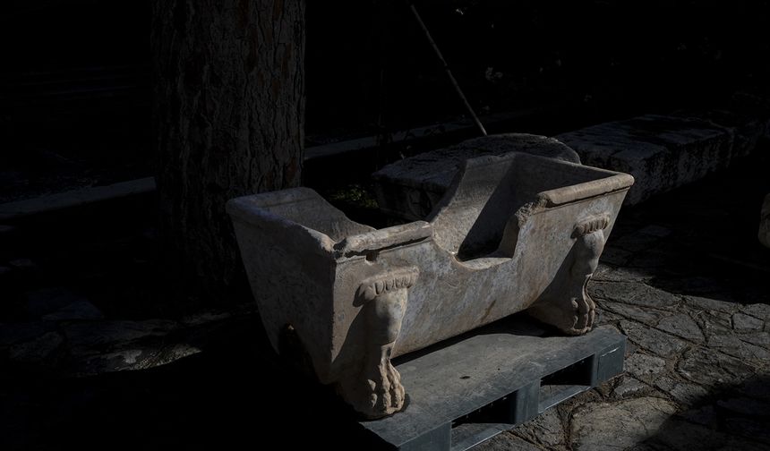 Efes'te zamanın ironisi!