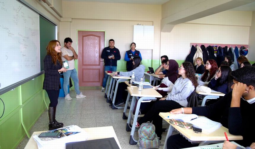 Aliağa'dan üniversiteye hazırlanan gençlere büyük destek