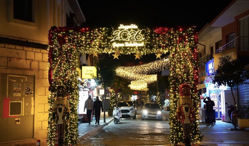 Çeşme’de yılbaşı coşkusu meydanlara taşınıyor