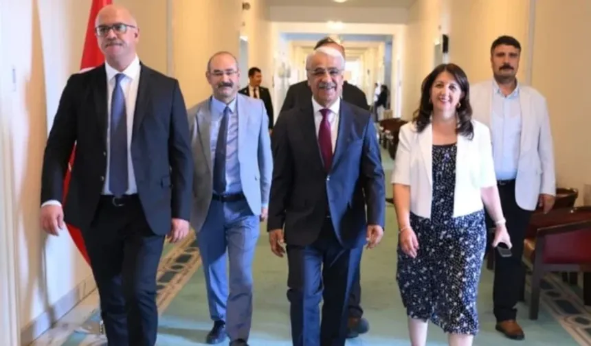 DEM İmralı heyetinden görüşme trafiği