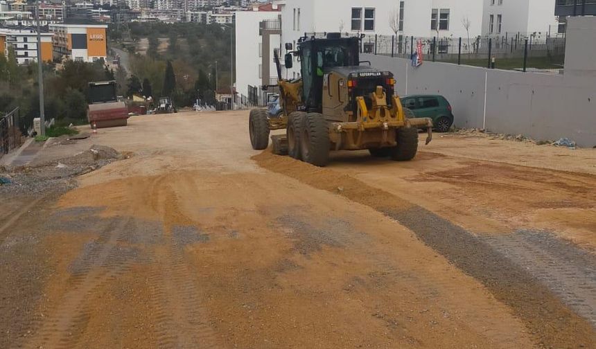Aydın Büyükşehir, Kuşadası’nın yollarını yenilemeyi sürdürüyor