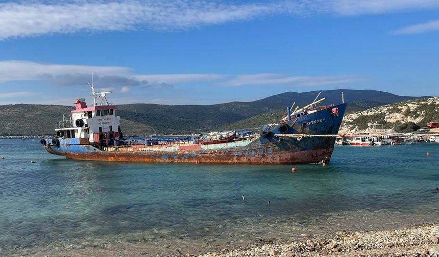 Asbestli gemi hala Urla’da!