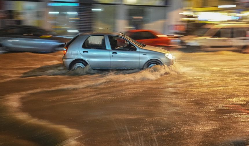İzmir'de hayat felç oldu!