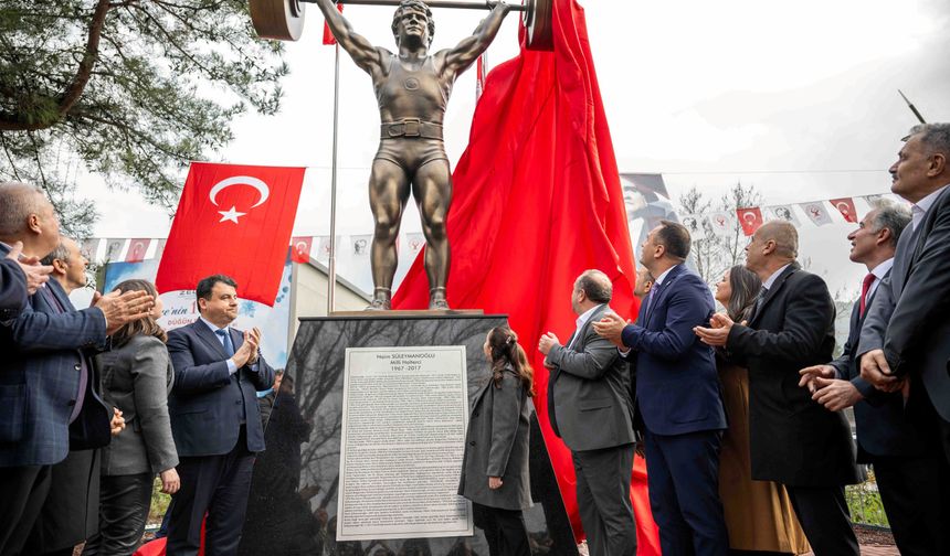 Cep Herkülü Bornova'da ölümsüzleşti