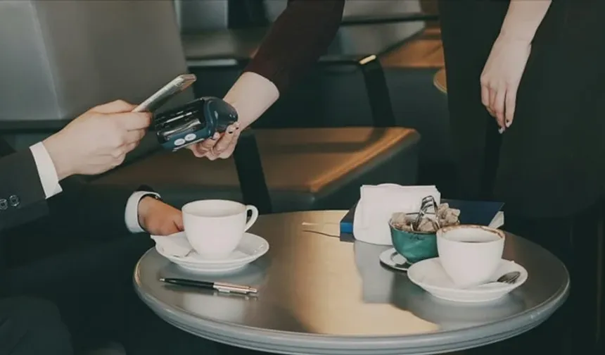 Restoranlarda servis ücreti ve kuver dönemi sona erdi