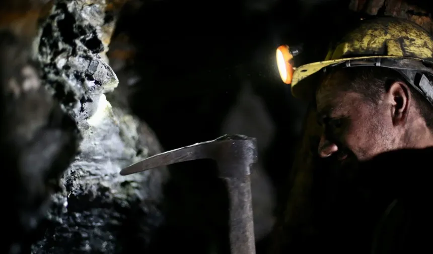 Çalışan sayısı 3 binden 400'e düştü... Kınık’ta Kınıklı madenciye iş yok!