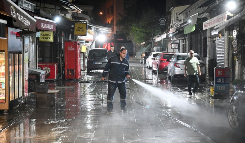 Bornova’da 7/24 temizlik mesaisi