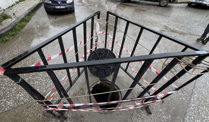 Yağış sonrası esnaftan 'rögar kapağı' insiyatifi