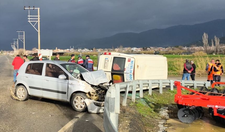 Ödemiş'te kaza: Yaralılar var!