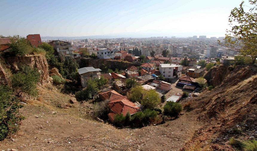 Karşıyaka'nın kangreninde planlar askıda... Taş ocağının çehresi değişecek!
