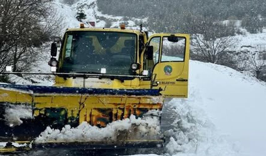 İzmir'in çatısı beyaza büründü!