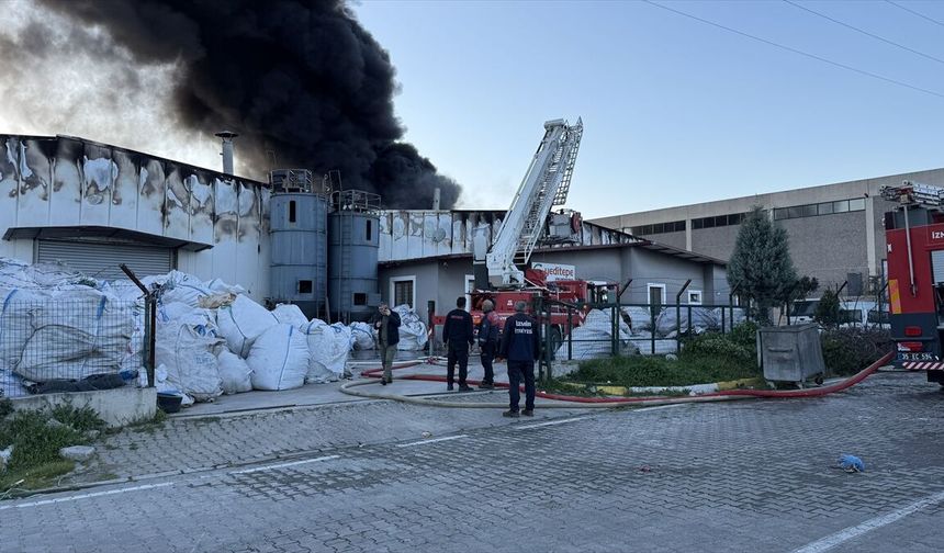 Tire'deki depo yangını kontrol altında!