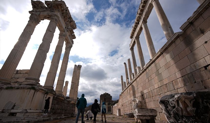 Tarih meraklılarının uğrak noktası: Bergama Akropolü!