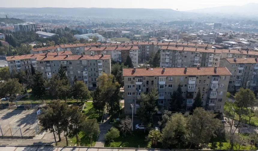 Ağır hasar raporu almışlardı...  Sosyal konut planları askıda!