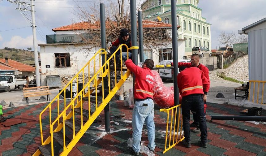 Başkan Çiçek söz verdi, park yenilendi