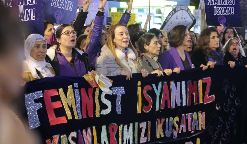 AK Parti'den 2 başkana '8 Mart' eleştirisi: Neden kadın sığınma evi neden yapmıyorsunuz?