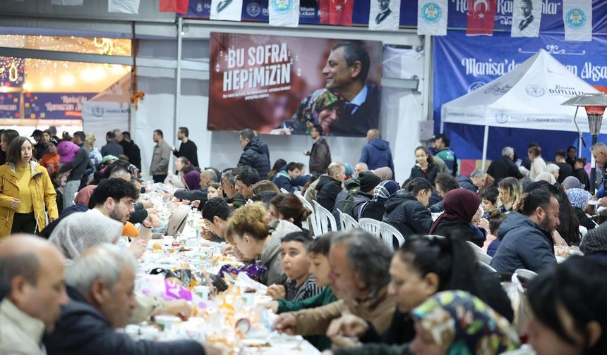 Manisa Büyükşehir’den dev iftar sofrası