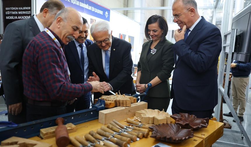 Karabağlar'dan mobilya sektörüne güçlü destek