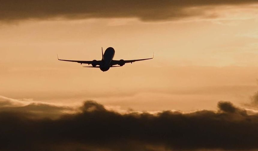 Korku dolu anlar... Yolcu uçağı pistten çıktı